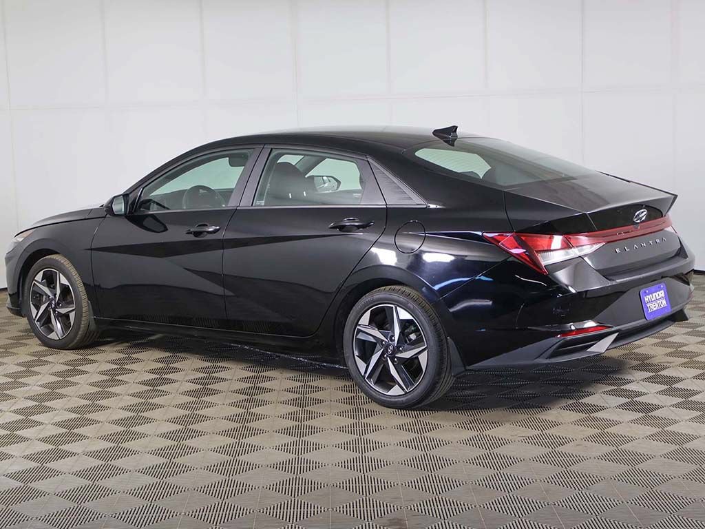 Certified 2023 Hyundai Elantra SEL w/ Convenience Package FWD image 8