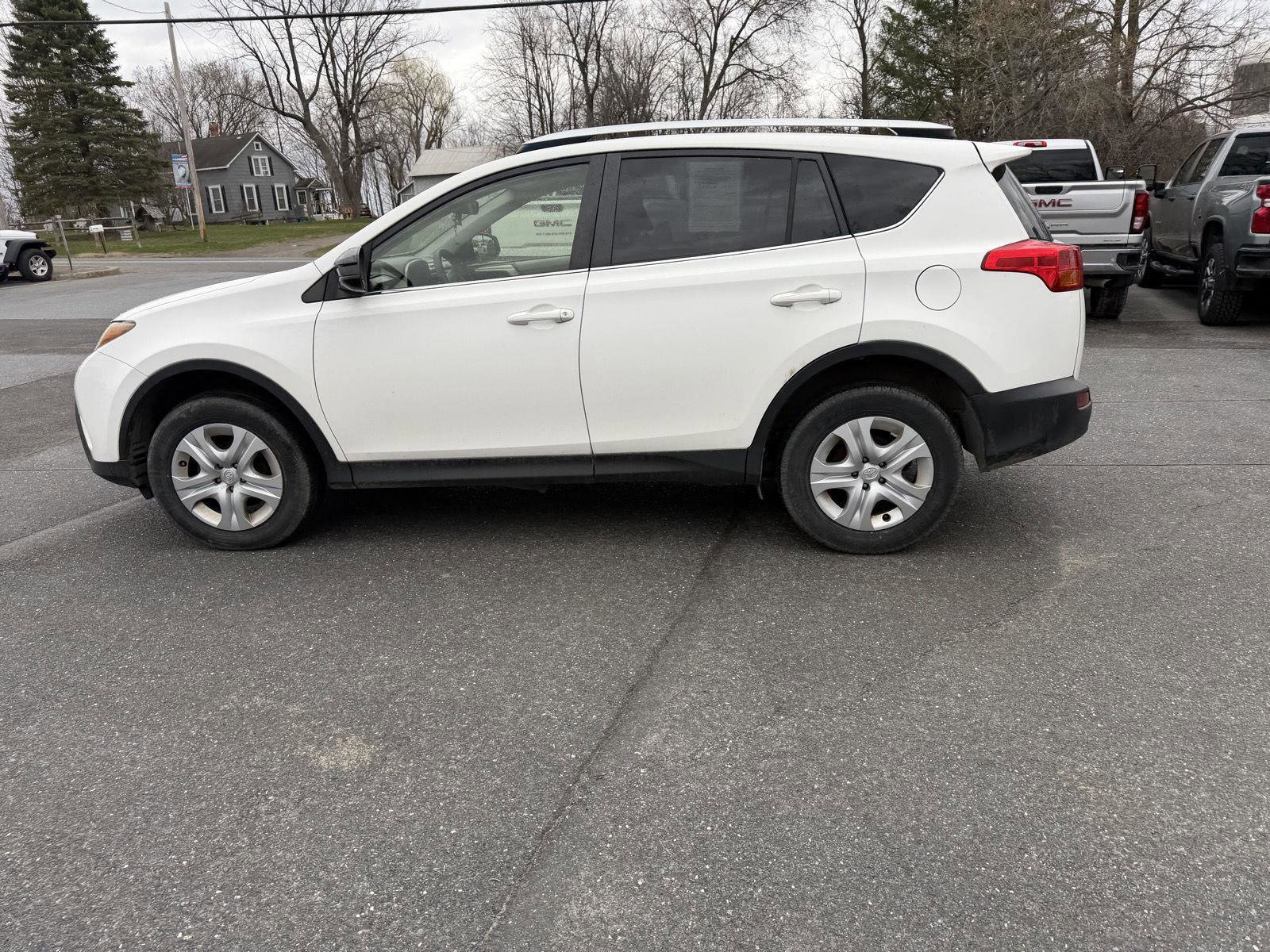 Used 2013 Toyota RAV4 LE image 4