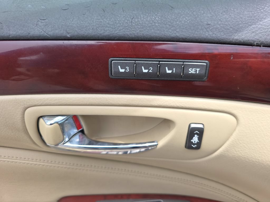 Used 2008 Lexus LS 460 RWD image 16