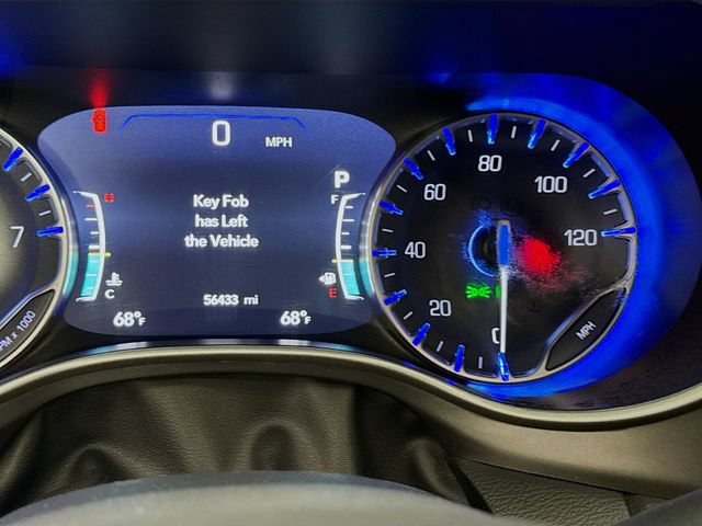 Used 2024 Chrysler Pacifica Touring-L FWD image 12