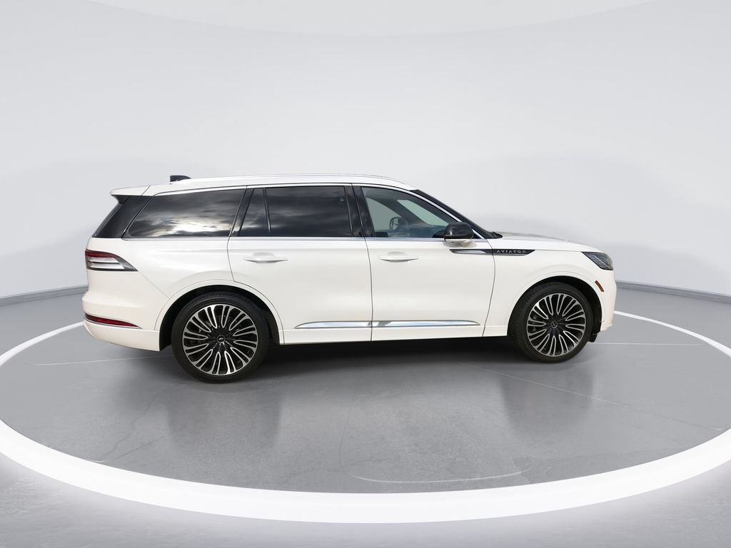 Used 2025 Lincoln Aviator Black Label AWD/4WD image 9