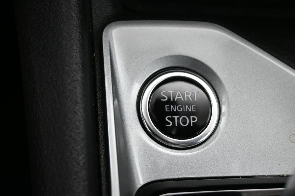 Used 2025 Nissan Altima 2.5 SV FWD image 5