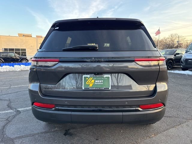 Certified 2023 Jeep Grand Cherokee Altitude image 16