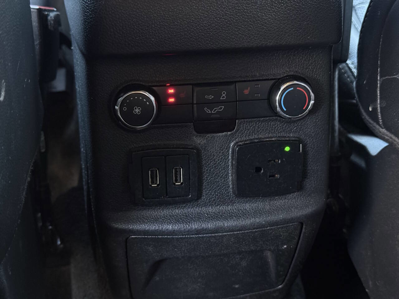 Used 2017 Ford Explorer Limited image 39