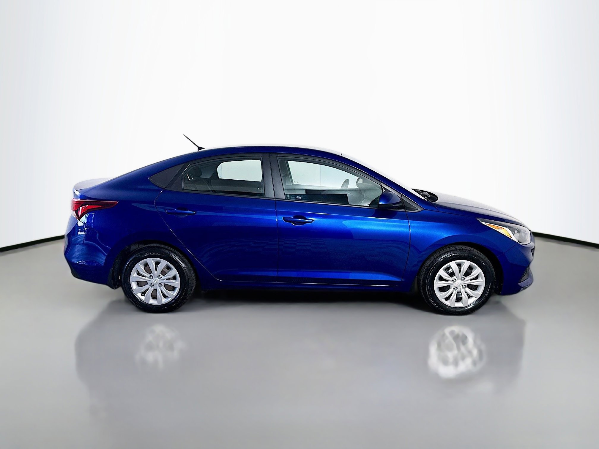 Used 2022 Hyundai Accent SE image 11