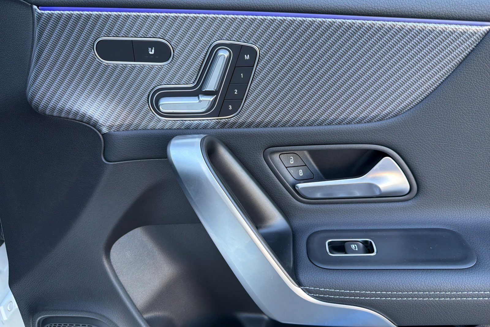 Certified 2025 Mercedes-Benz CLA 250 4MATIC image 19