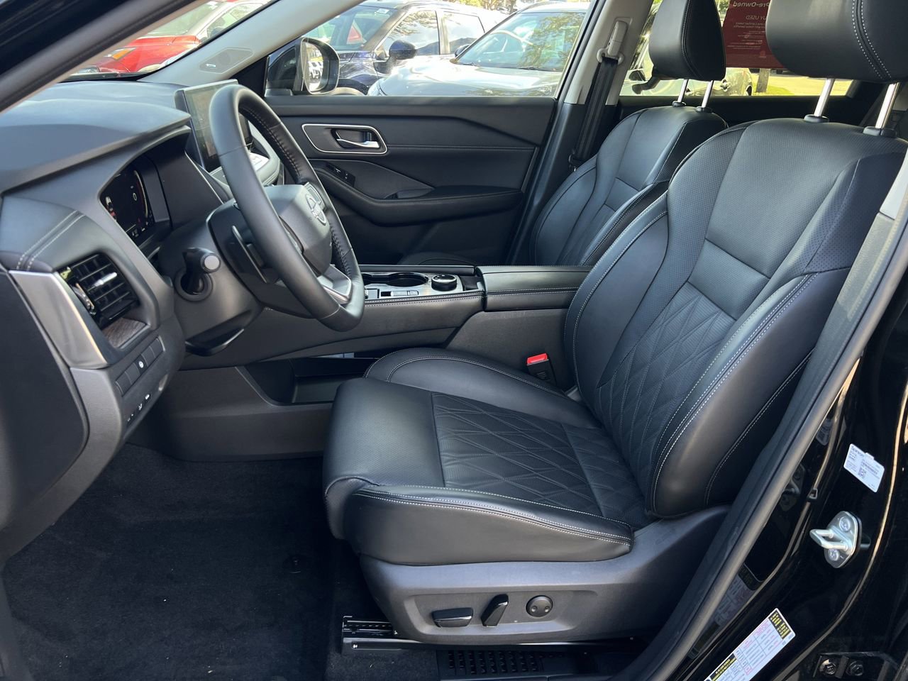 Certified 2025 Nissan Rogue Platinum image 21