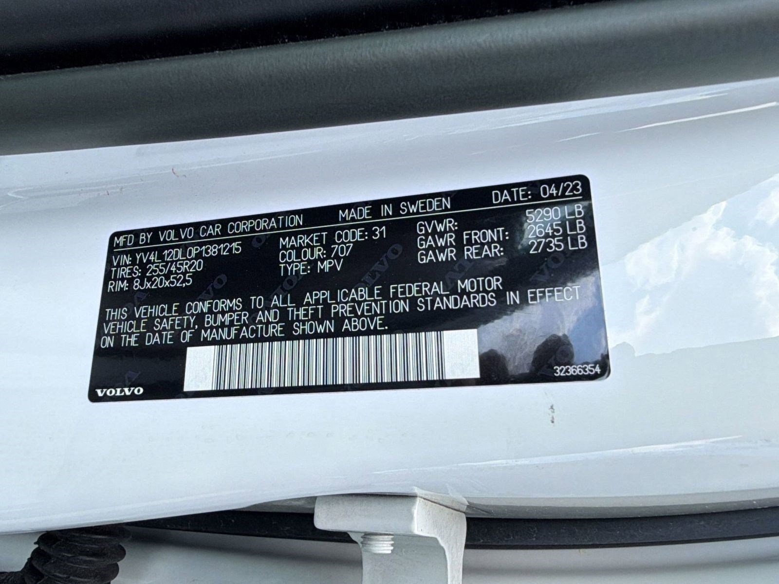 Certified 2023 Volvo XC60 B5 Plus w/ Protection Package Premier FWD image 20