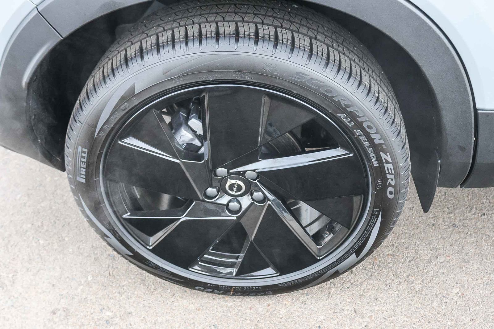 New 2026 Volvo XC40 B5 Ultra w/ Climate Package image 14