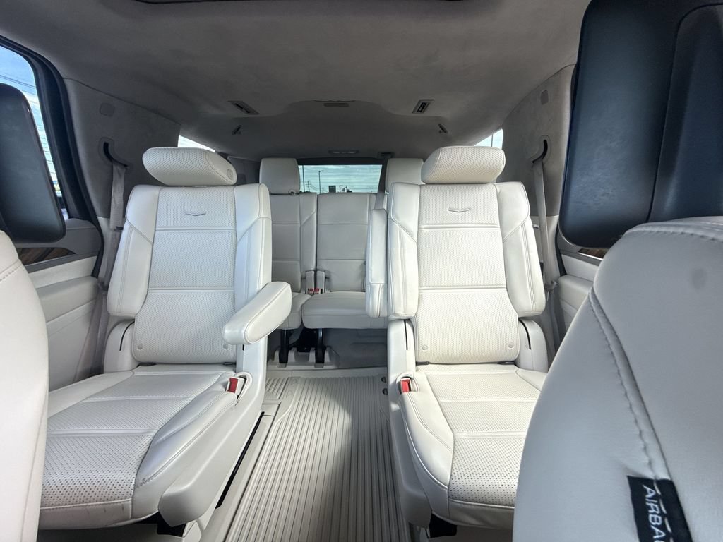 Used 2023 Cadillac Escalade Sport Platinum w/ LPO, ONYX Package AWD/4WD image 22