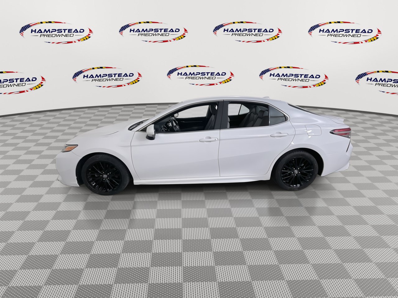 Used 2018 Toyota Camry SE w/ Audio Package FWD image 5