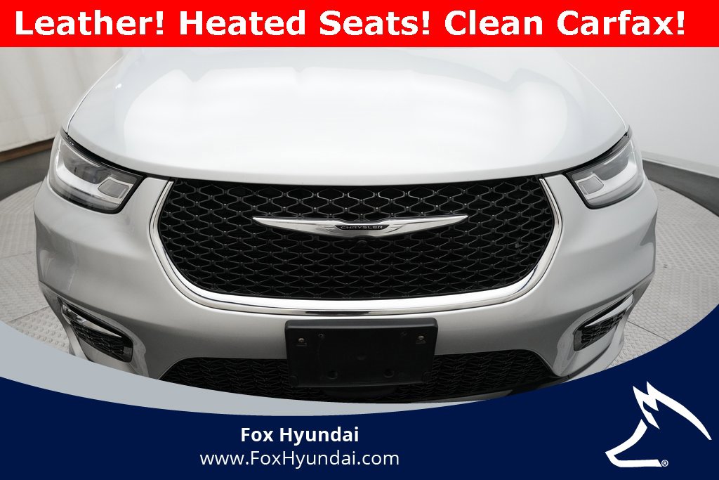 Used 2024 Chrysler Pacifica Touring-L image 22