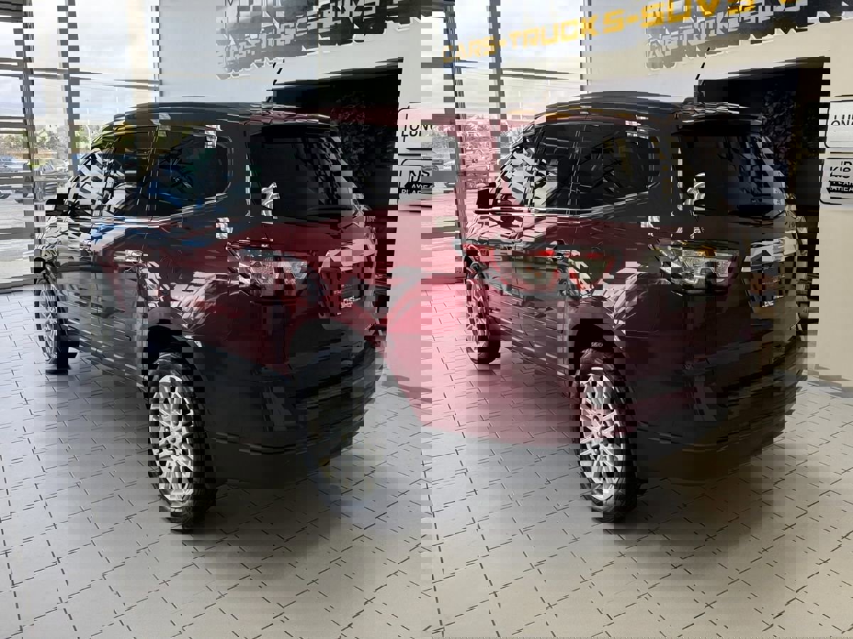 Used 2015 Chevrolet Traverse LT w/ Style and Technology Package image 2