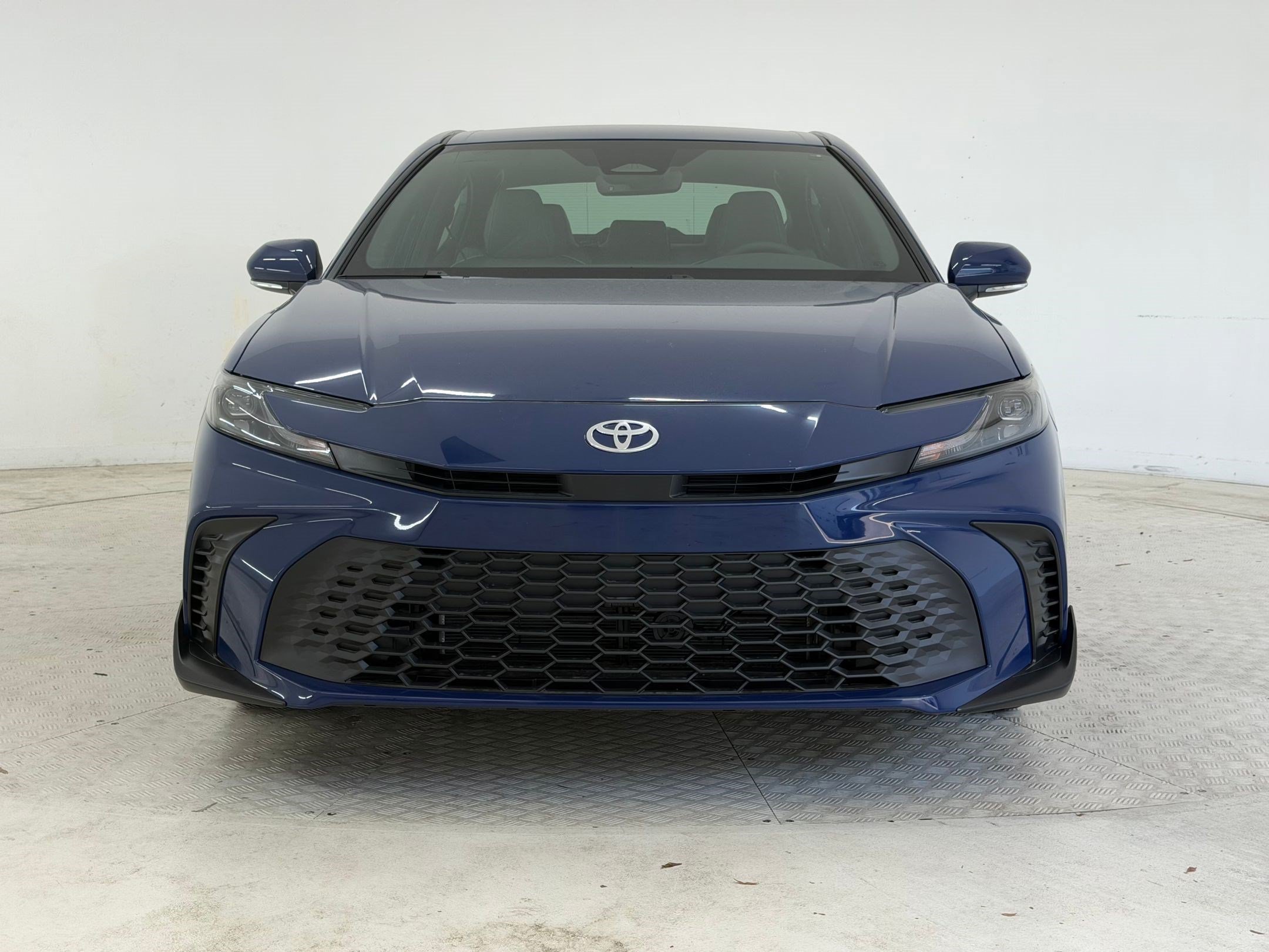 Used 2026 Toyota Camry SE w/ Convenience Package FWD image 6