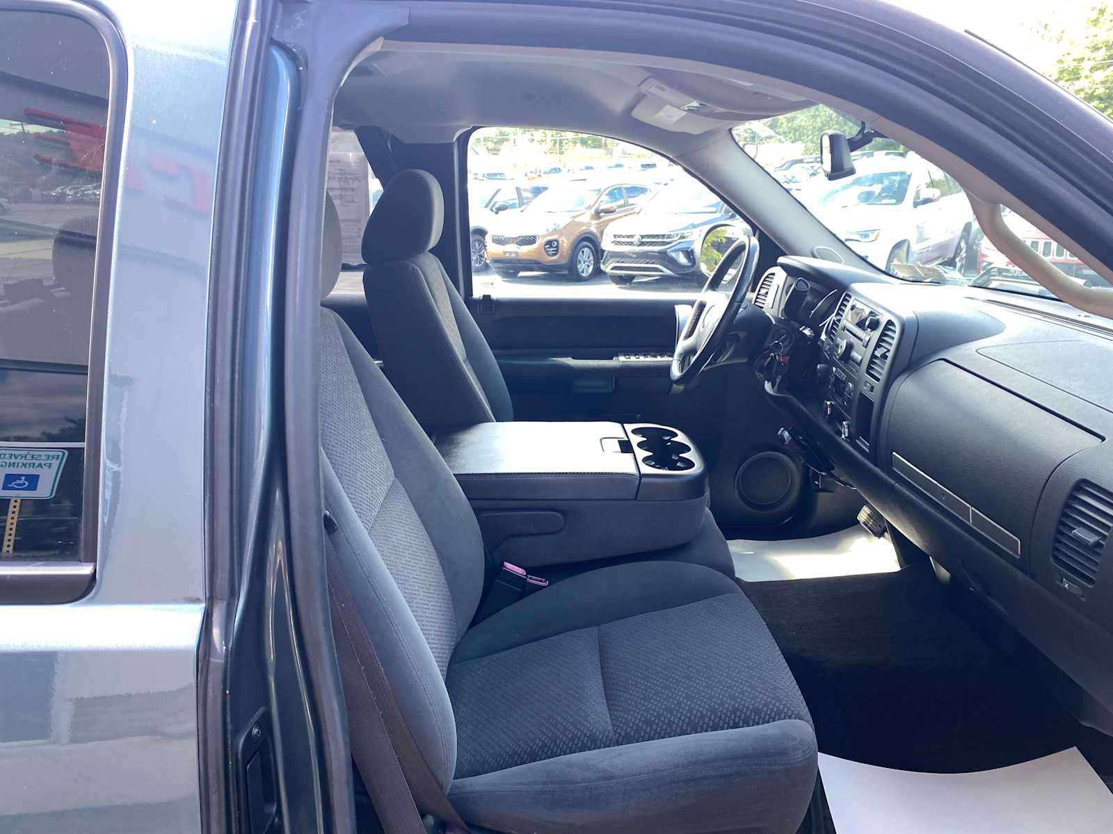 Used 2008 Chevrolet Silverado 1500 LT w/ Power Pack Plus AWD/4WD image 23