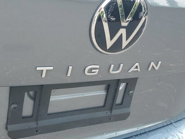 Used 2022 Volkswagen Tiguan SE R-Line FWD image 9
