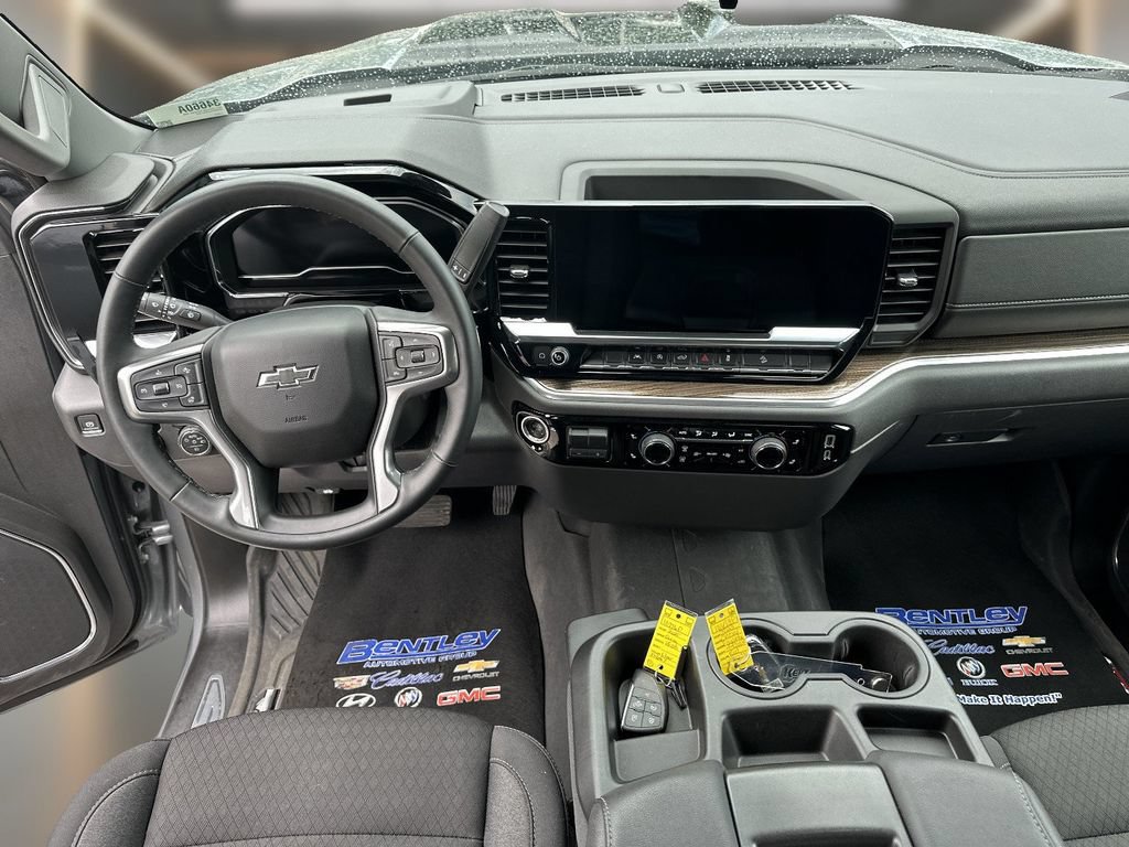 Used 2025 Chevrolet Silverado 1500 LT Trail Boss AWD/4WD image 18