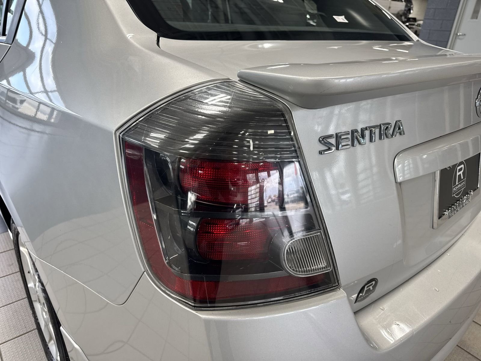 Used 2011 Nissan Sentra 2.0 SR FWD image 33