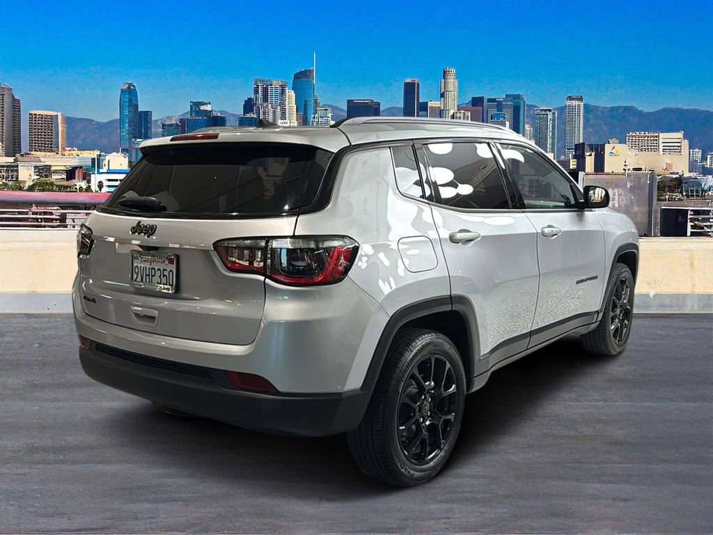 Used 2025 Jeep Compass Latitude w/ Altitude Special Edition image 4