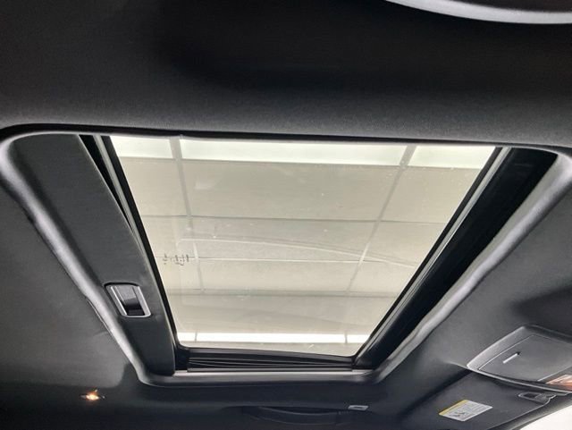Used 2018 Dodge Challenger SXT Plus RWD image 6