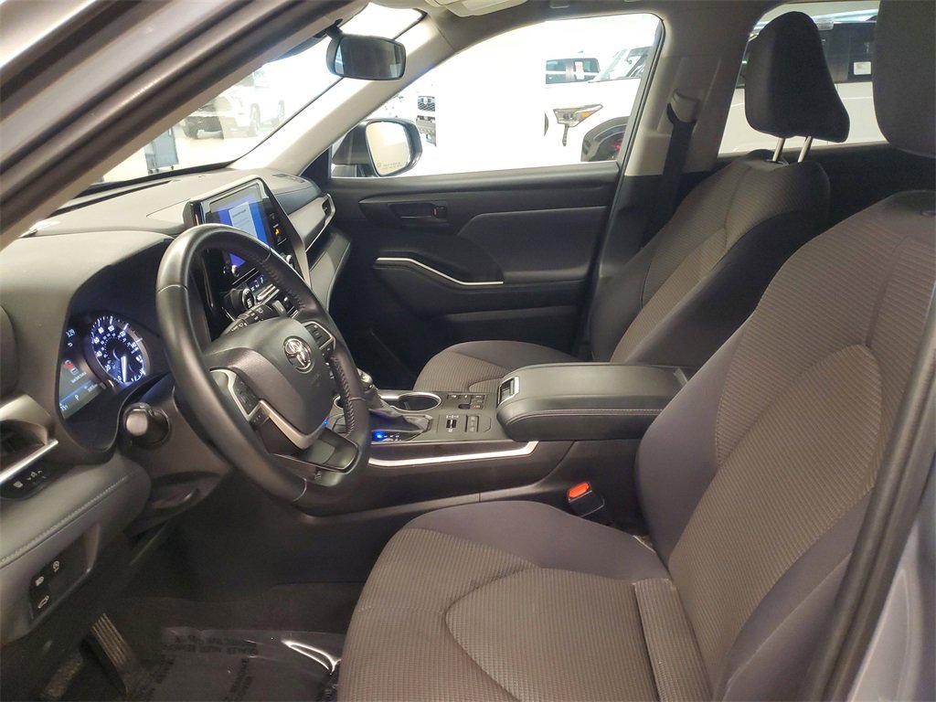 Certified 2023 Toyota Highlander LE image 15