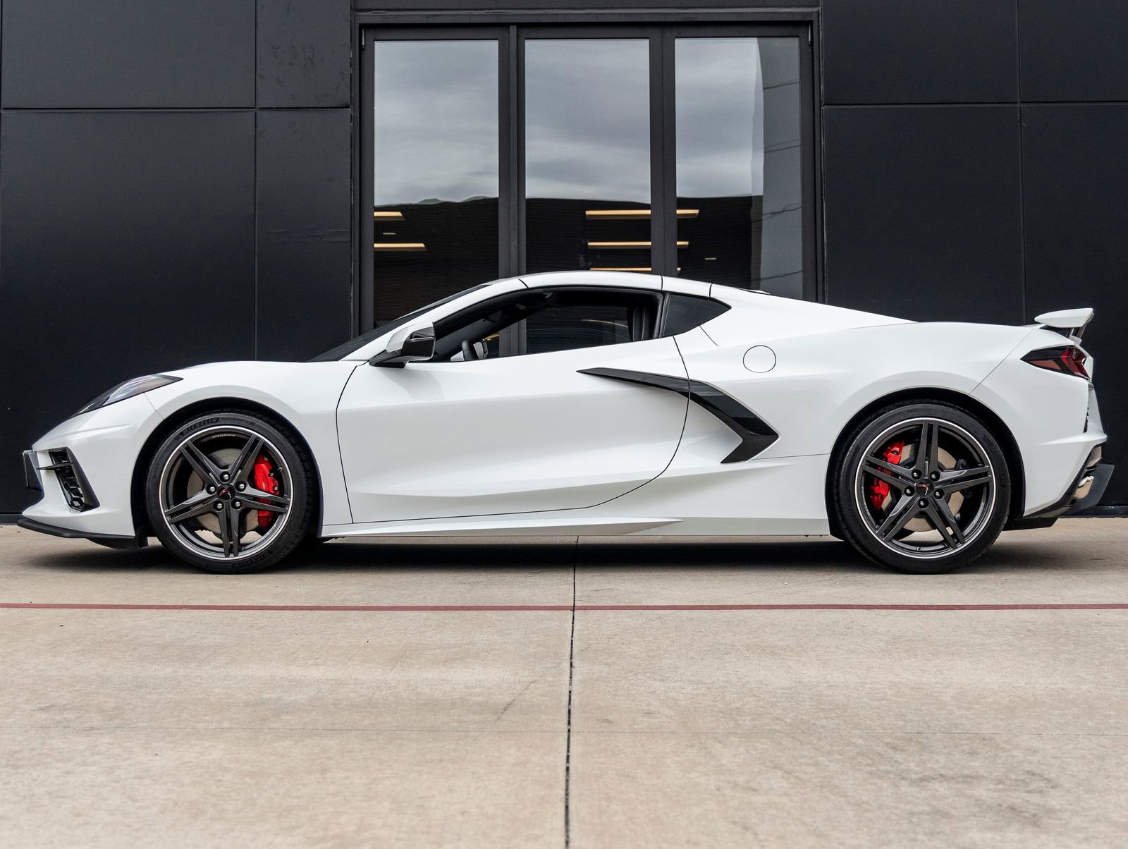 Used 2025 Chevrolet Corvette Stingray Coupe w/ Z51 Performance Package image 9
