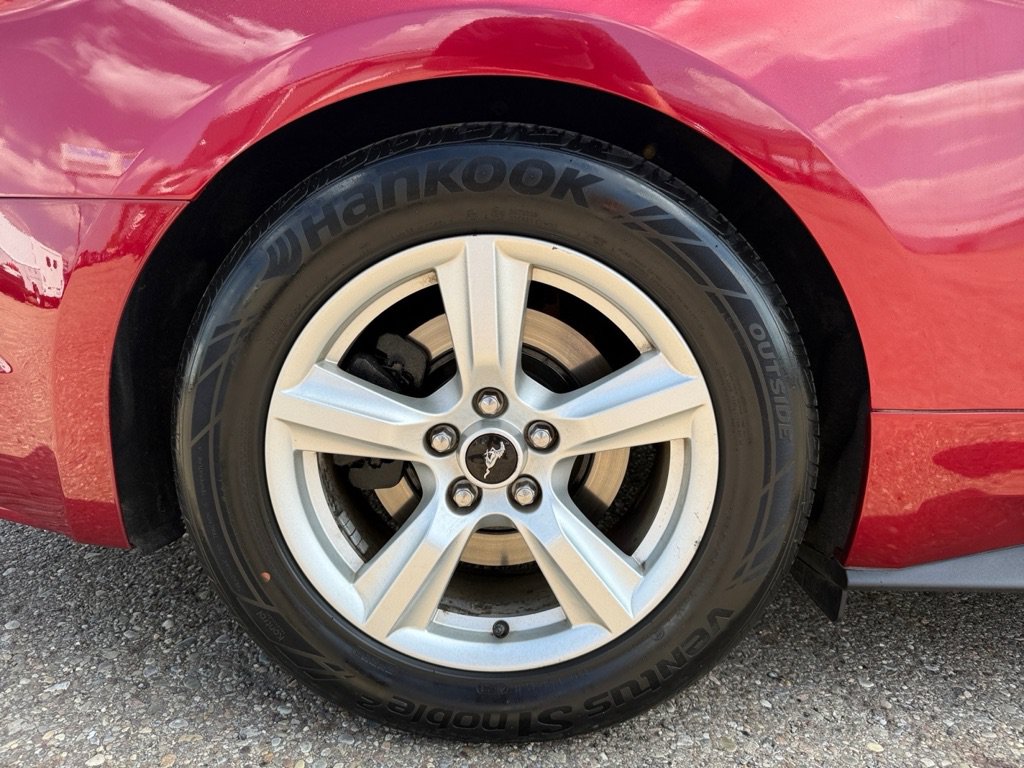Used 2017 Ford Mustang Coupe RWD image 29