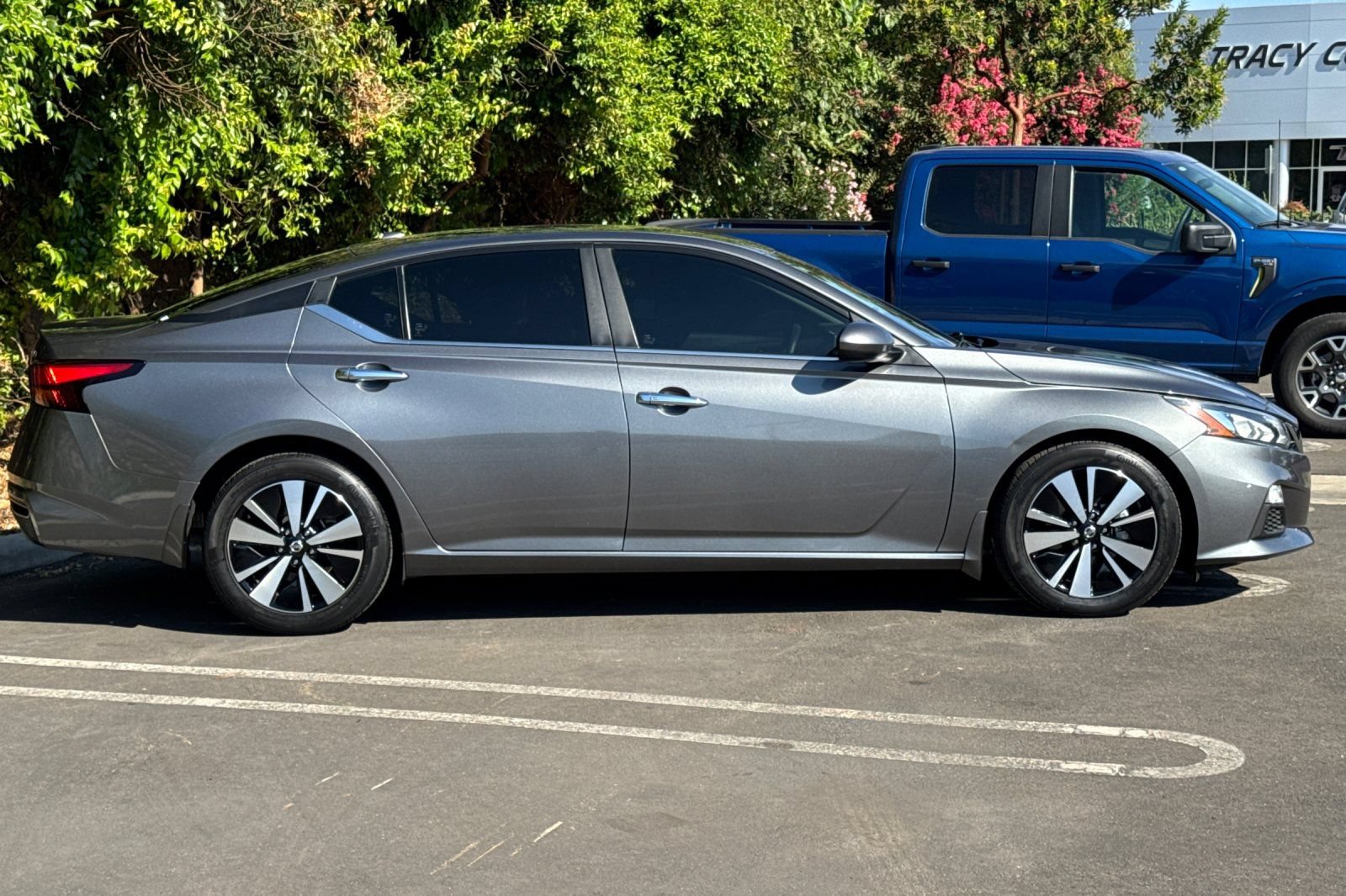 Used 2022 Nissan Altima 2.5 SV FWD image 3
