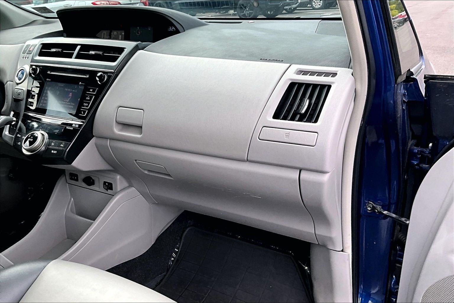 Used 2015 Toyota Prius V Four FWD image 14