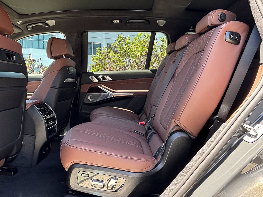New 2027 BMW X7 xDrive40i w/ Executive Package AWD/4WD image 8