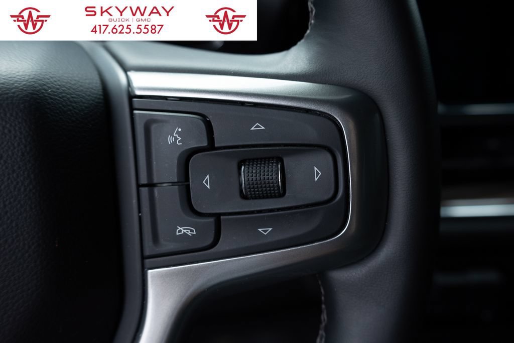 Used 2025 Chevrolet Silverado 1500 LT AWD/4WD image 29