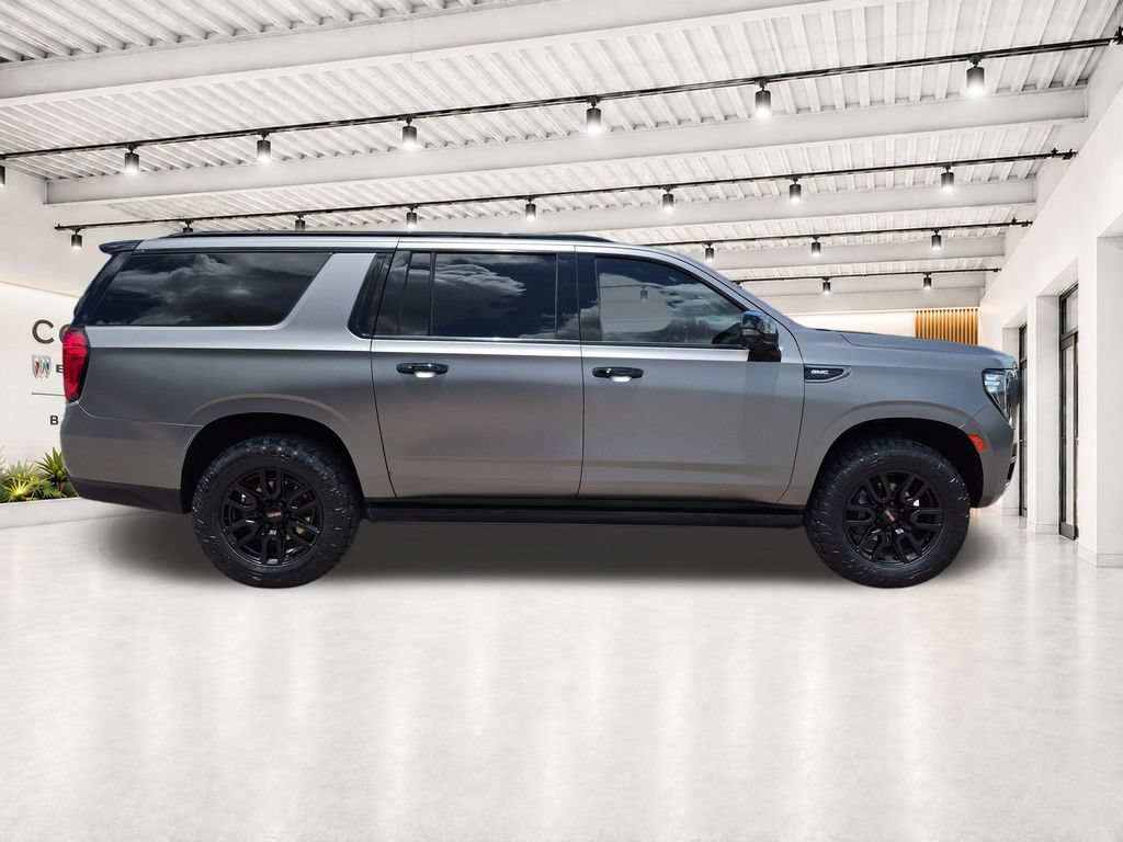 Used 2023 GMC Yukon XL AT4 w/ AT4 Premium Package AWD/4WD image 14