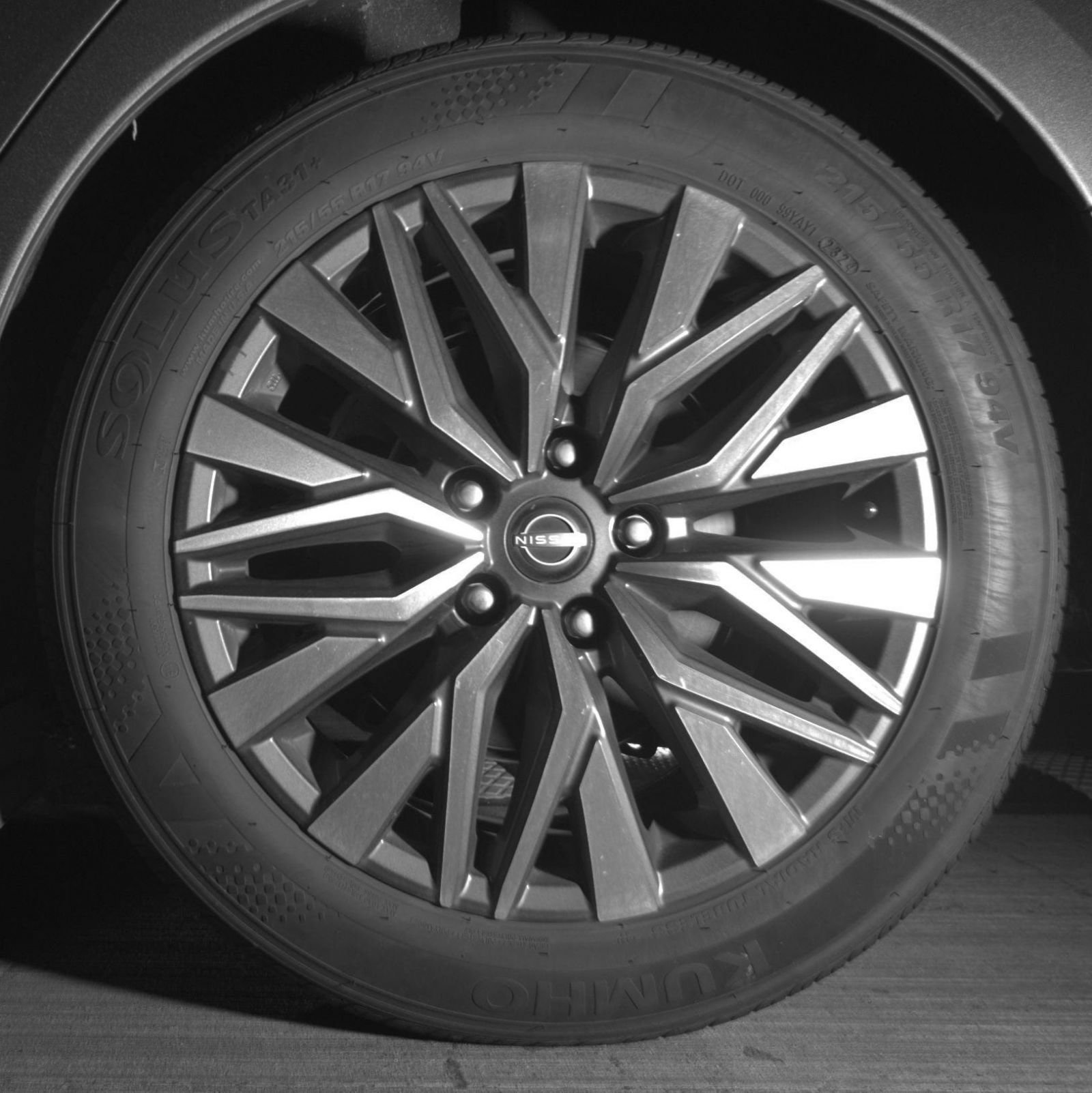 Used 2025 Nissan Altima 2.5 SV FWD image 17