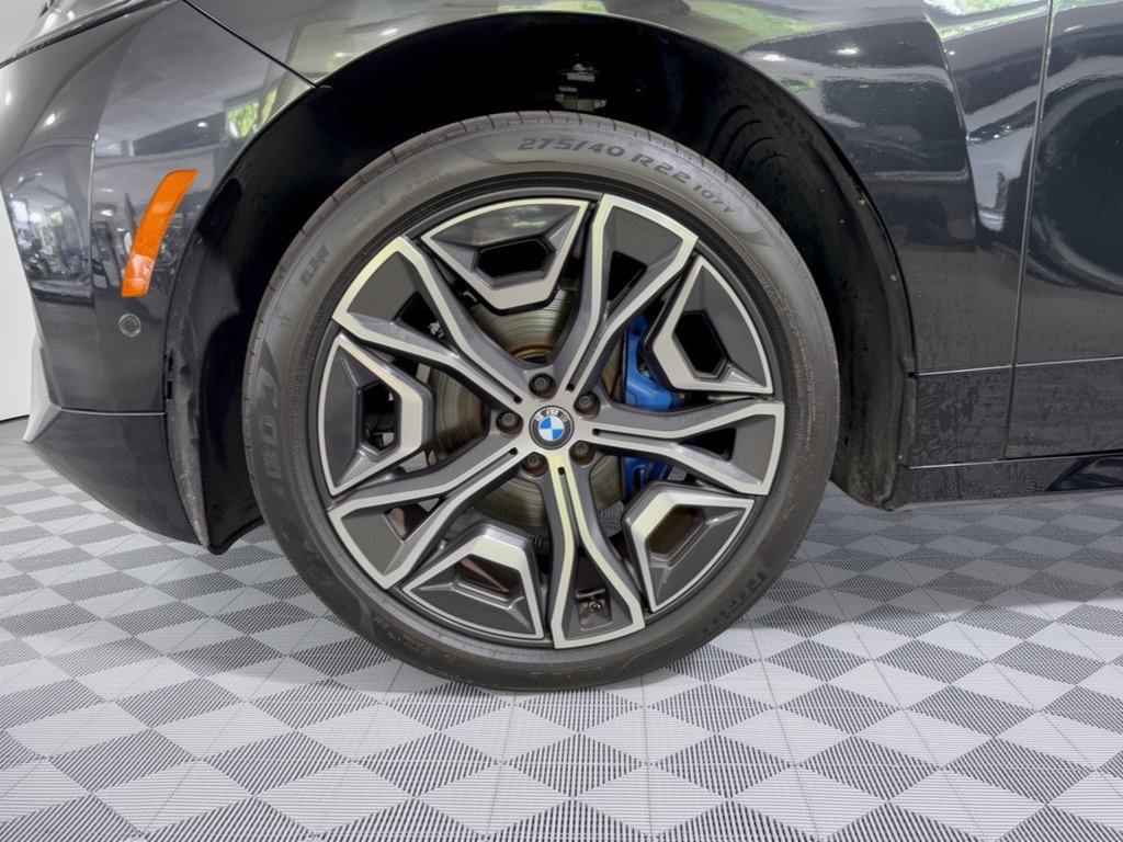 Used 2024 BMW iX xDrive50 w/ Sport Package AWD/4WD image 10
