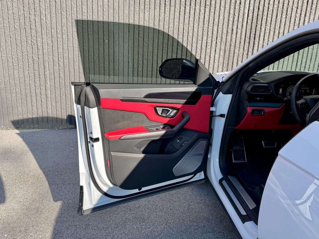 Used 2021 Lamborghini Urus image 15