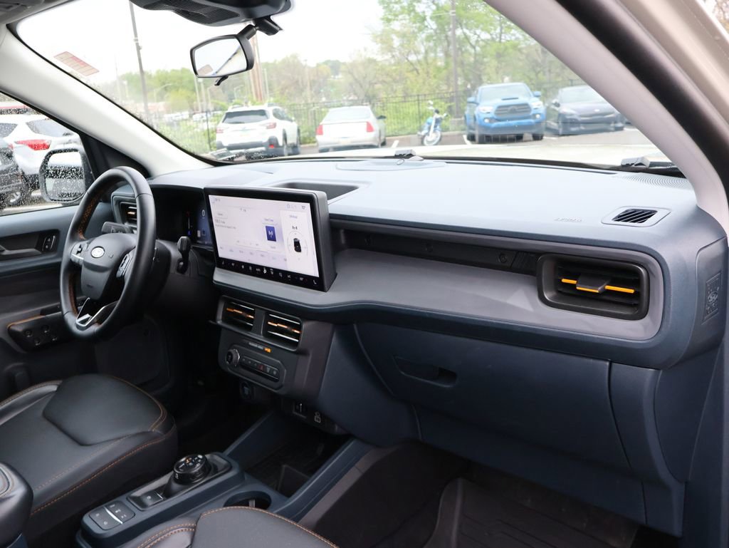 Used 2025 Ford Maverick Tremor image 9