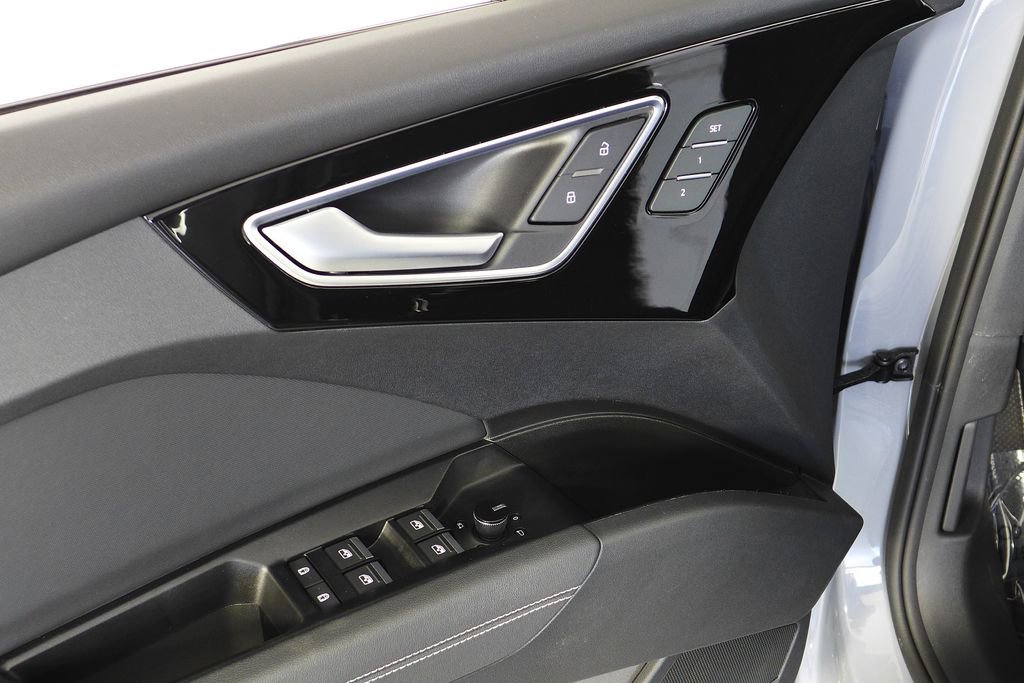 Used 2024 Audi Q4 e-tron Prestige w/ Black Optic Package image 12