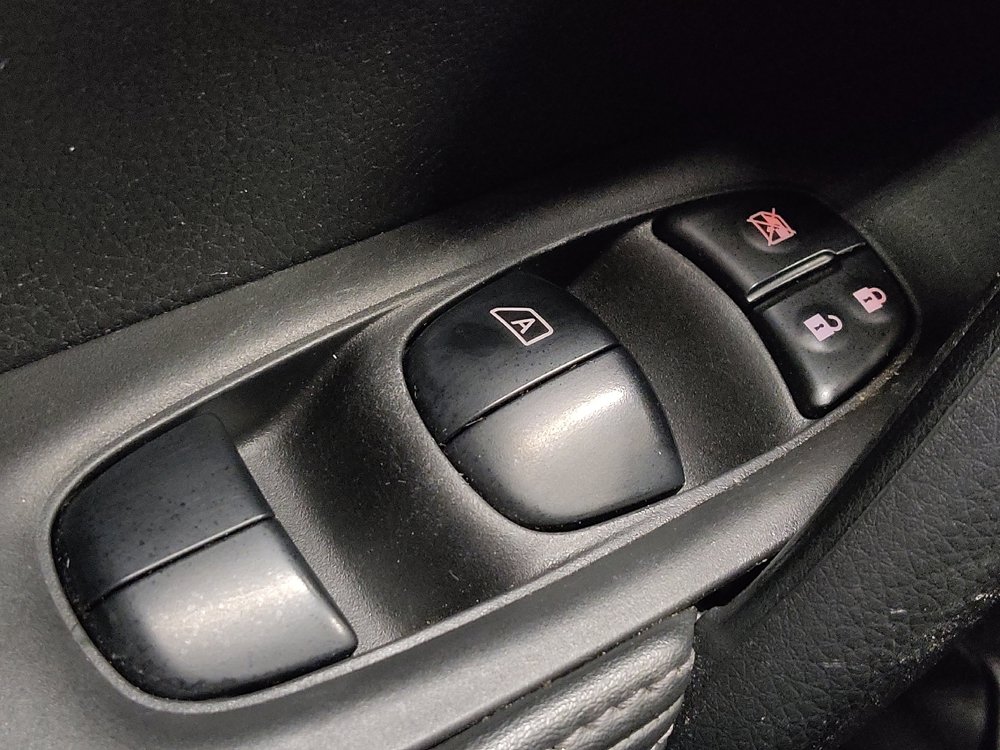 Used 2021 Nissan Rogue Sport SV FWD image 27