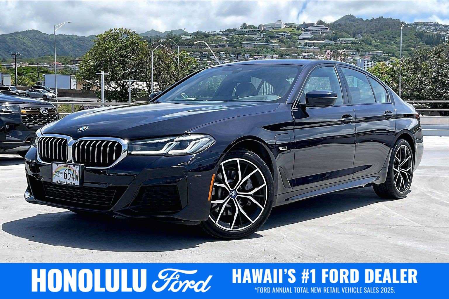 Used 2023 BMW 530e w/ M Sport Package RWD image 1