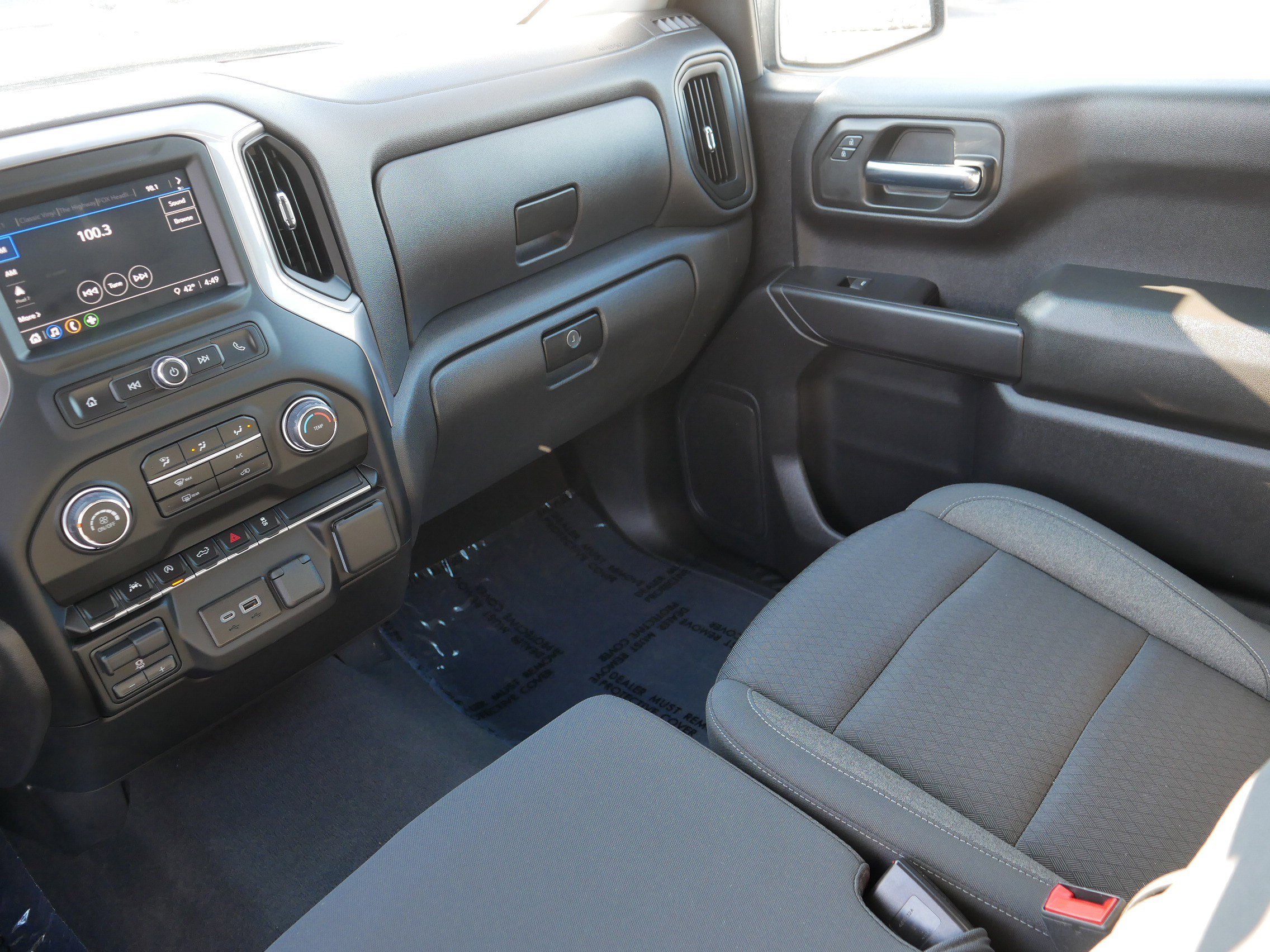 Used 2024 Chevrolet Silverado 1500 Custom image 11