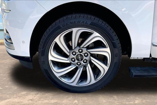 Used 2022 Lincoln Navigator Reserve AWD/4WD image 32