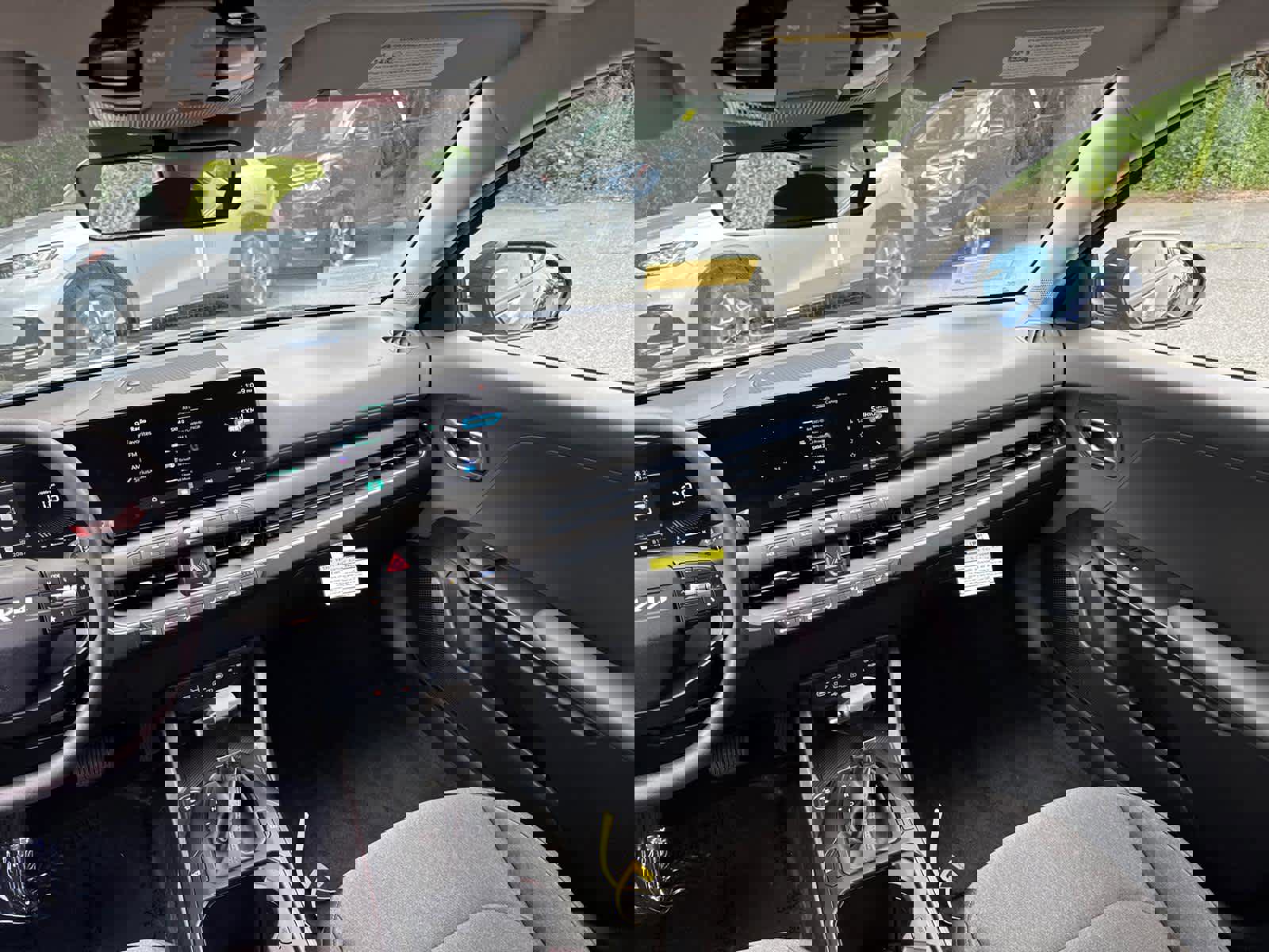 Used 2025 Kia K4 LXS image 36