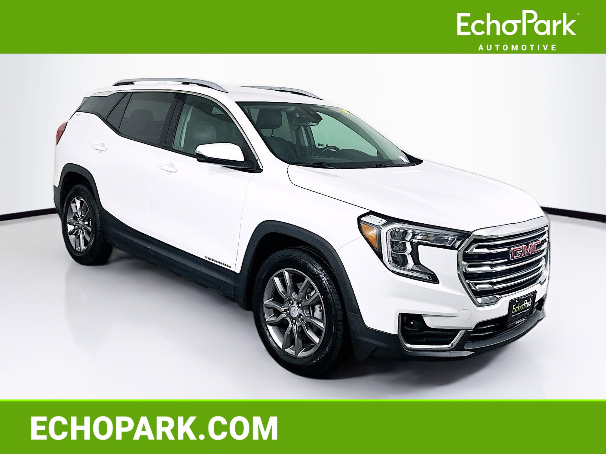 Used 2023 GMC Terrain SLT image 1