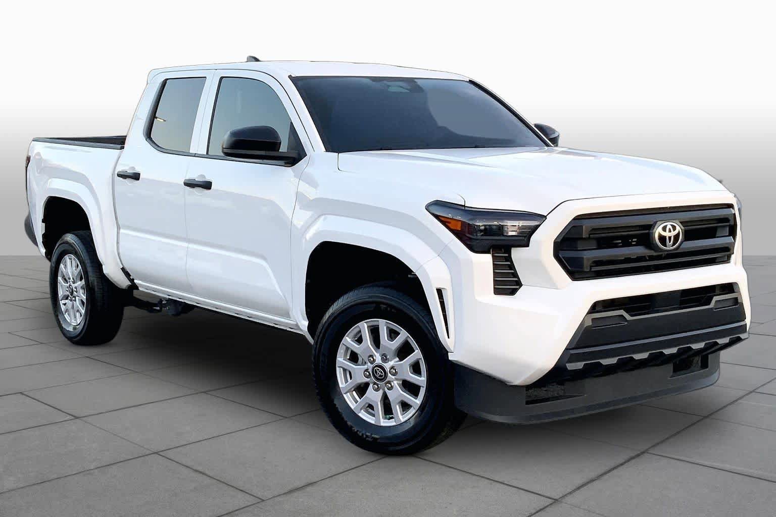 Used 2025 Toyota Tacoma SR RWD image 3