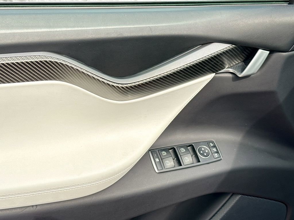 Used 2021 Tesla Model X Performance image 19