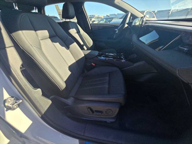 New 2025 Audi A6 e-tron Premium AWD/4WD image 11