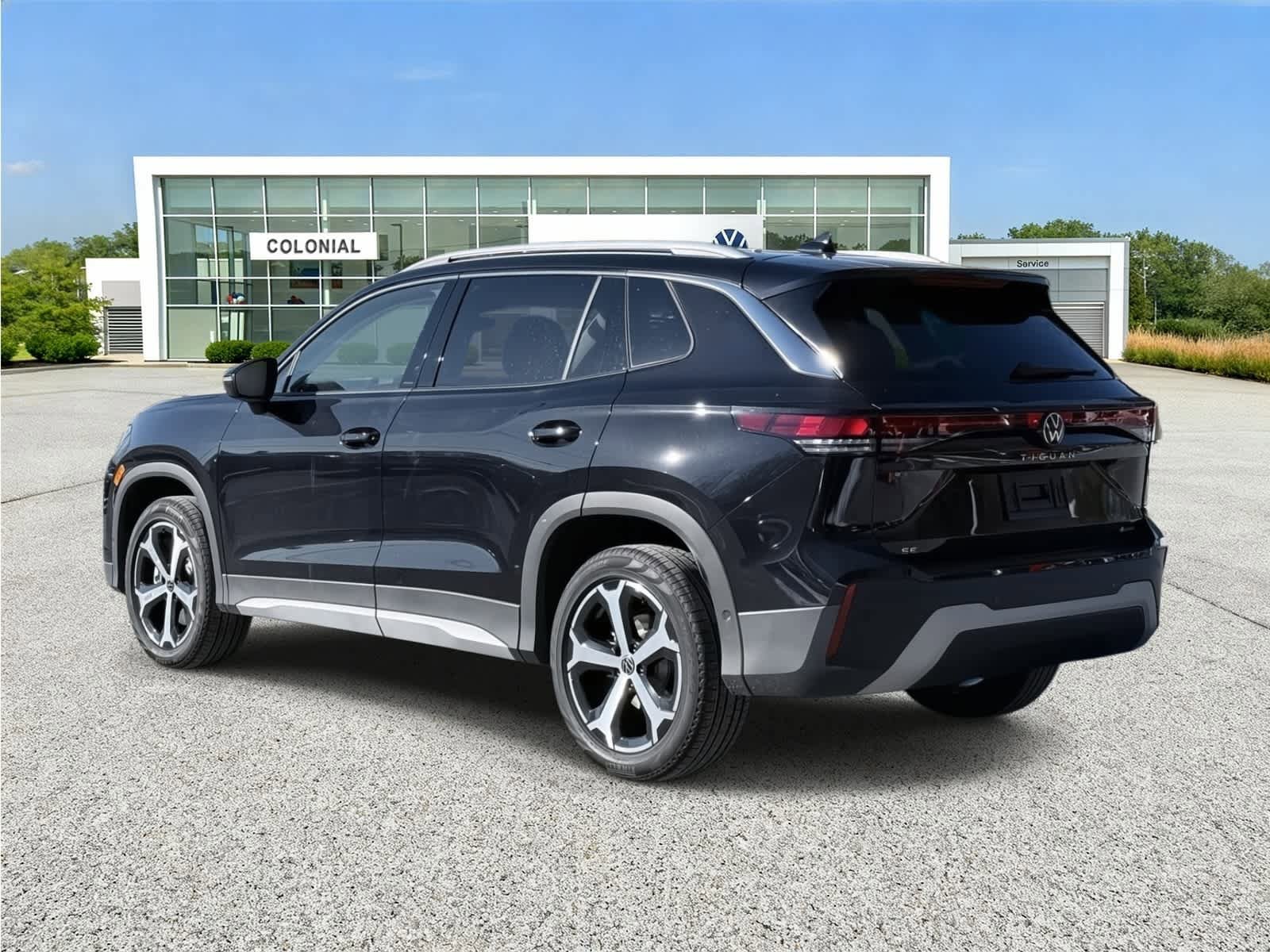 New 2026 Volkswagen Tiguan SE AWD/4WD image 3