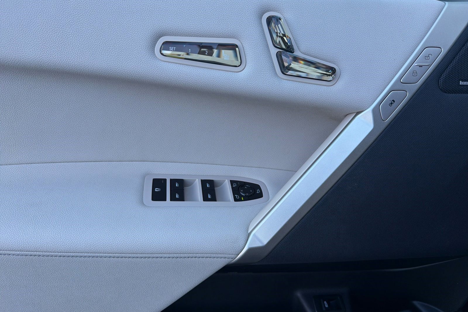 Certified 2023 BMW iX xDrive50 w/ Ultimate Package 2 image 12