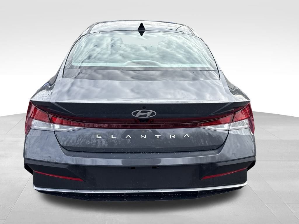 Used 2024 Hyundai Elantra SEL image 7