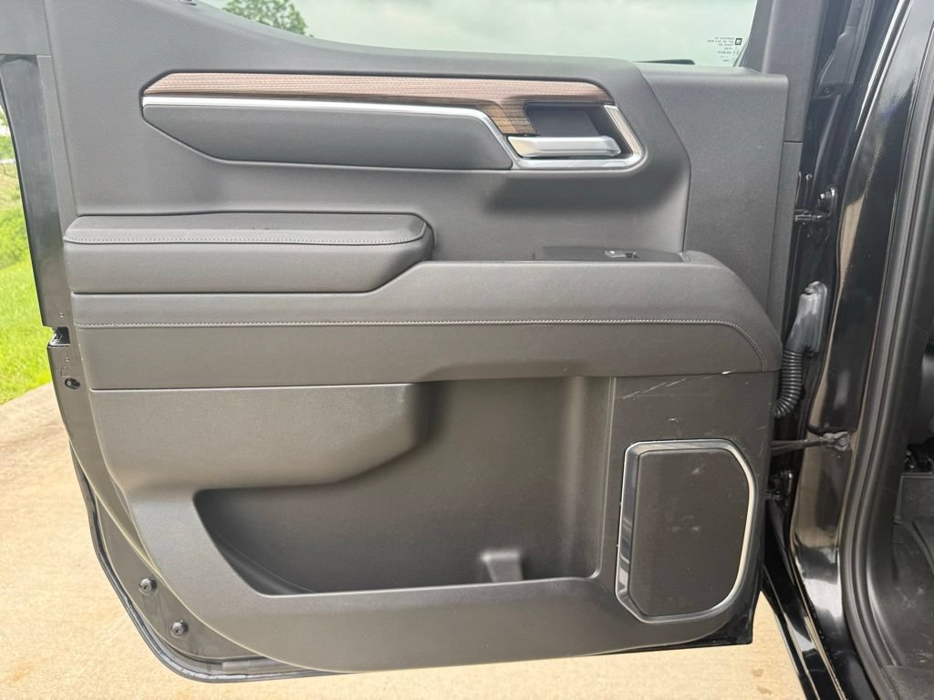 Used 2023 Chevrolet Silverado 1500 LT AWD/4WD image 12